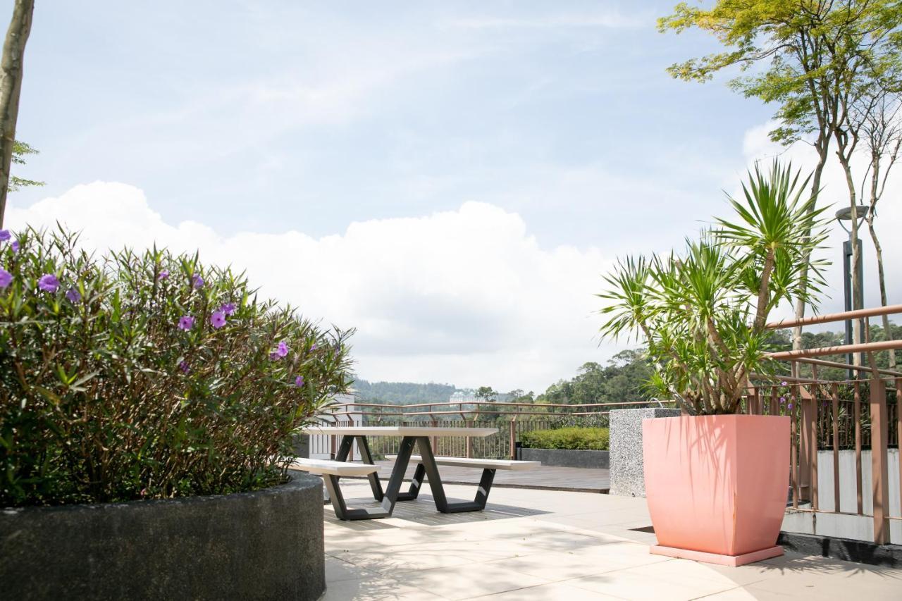 Appartamento Sky Loft@Midhill Genting Highlands Bentong Esterno foto